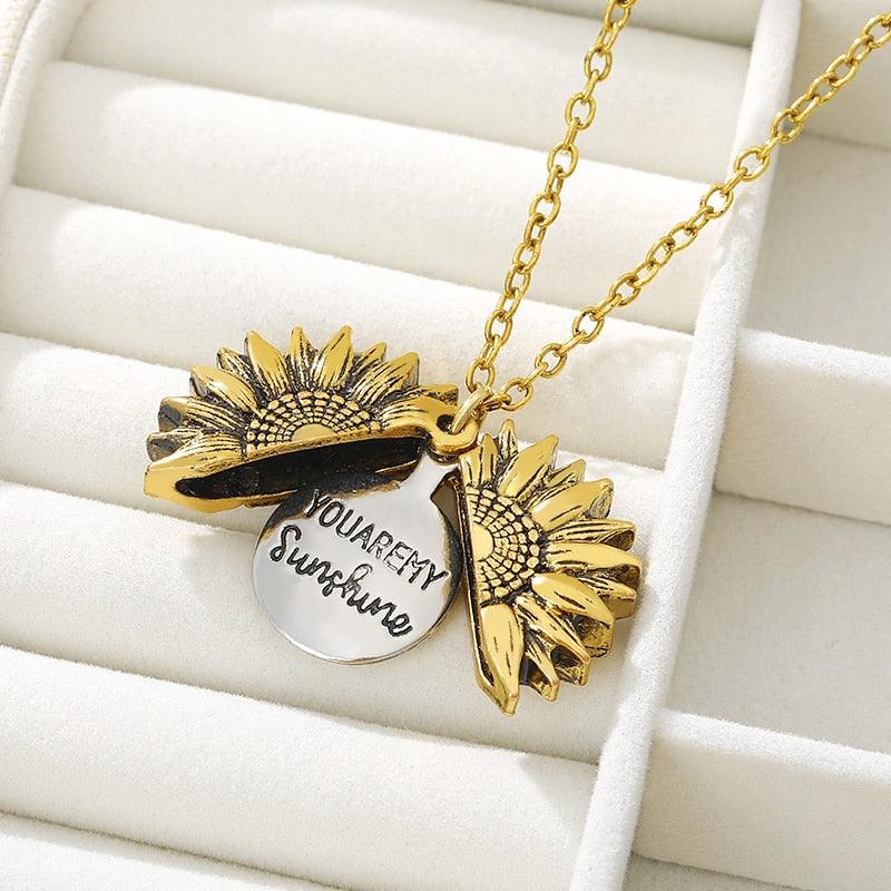 Sunflower Pendant Necklace - Rose’Mon Retail